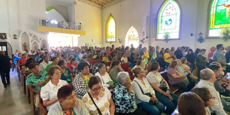 Muestran victorenses devoción por San Judas Tadeo; acuden a ver reliquias