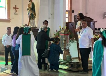 Muestran victorenses devoción por San Judas Tadeo; acuden a ver reliquias