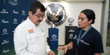 Recibe el rector Dámaso Anaya el Tour del Trofeo de la Liga Premier Mx