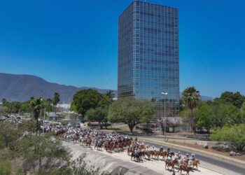 Participan 250 jinetes de la región en cabalgata por 200 años de la capitalidad de Cd. Victoria