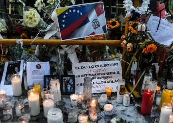 Desgarrador homenaje a Rubby Pérez y víctimas del desplome de discoteca Jet Set