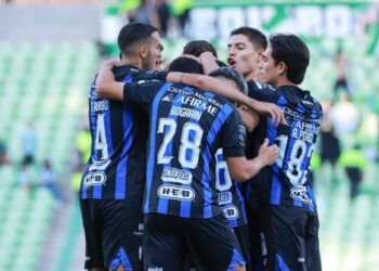 Gallos de Querétaro remonta a Santos de Torreón y sigue soñando con Play-in