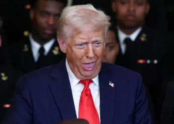 Trump restringe acceso a Seguridad Social para migrantes indocumentados