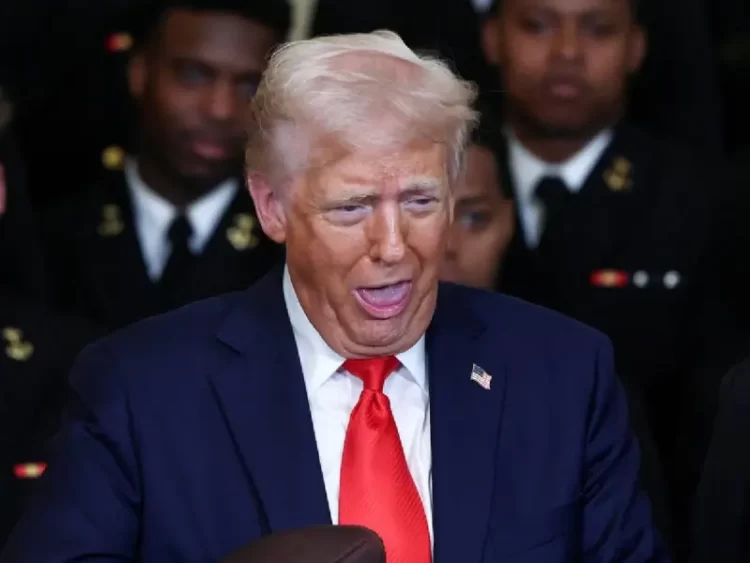 Trump restringe acceso a Seguridad Social para migrantes indocumentados