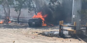 Se incendia automóvil estacionado en el sector de “La Joroba” de Cd. Victoria