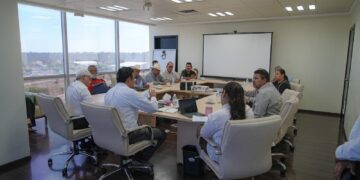 Dialoga secretario de Desarrollo Energético con ejidatarios de Llera inconformes con empresa de Parque Eólico