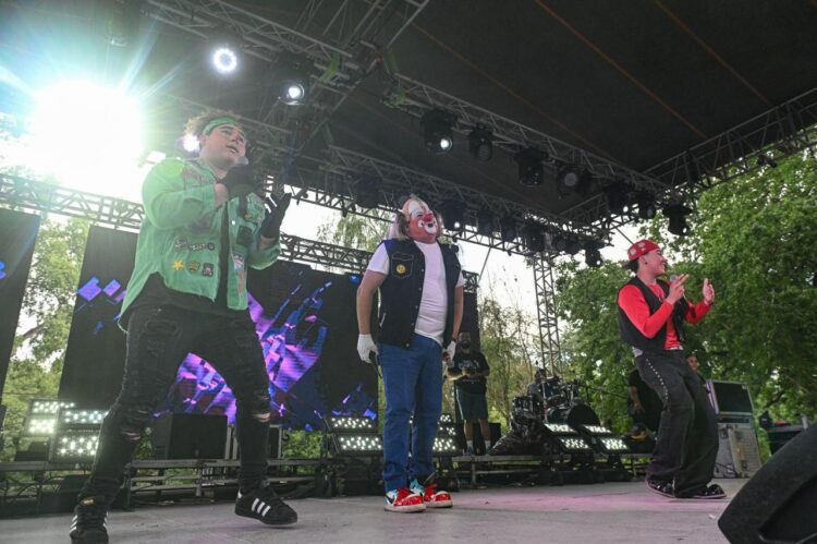 Regalito y los Campa Brothers divirtieron a chicos y grandes en San Marcazo