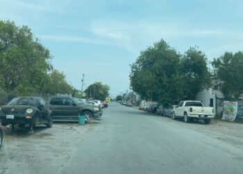 Saturadas de chatarra vehicular olvidada decenas de calles de la capital de Tamaulipas