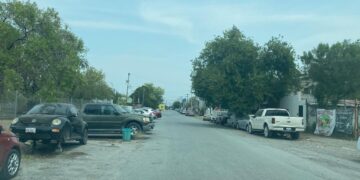Saturadas de chatarra vehicular olvidada decenas de calles de la capital de Tamaulipas