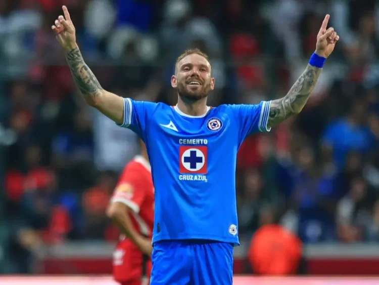 Cruz Azul rescata empate 2-2 ante Toluca y gana 1 MDD
