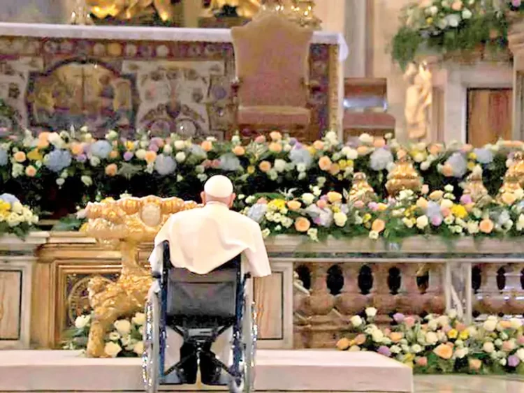 Papa Francisco invita a compartir esperanza de Pascua; con quienes caminan en la oscuridad