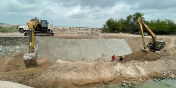 Rehabilitan tramo del Canal Rhode dañado por tromba de marzo en Reynosa