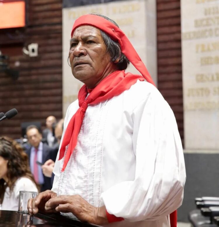 Pide tarahumara Alejandro Hernández atender sequía, incendios y falta de agua en su comunidad de Chihuahua