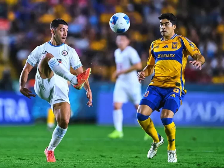 Tigres y Cruz Azul empatan 1-1 y dejan todo para la vuelta en Concachampions