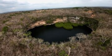 Impacta a visitantes “El Zacatón” en Aldama, Tamaulipas, el cenote más profundo del planeta