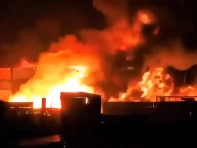 Enorme explosión de puerto en Irán deja 750 heridos y ocho muertos