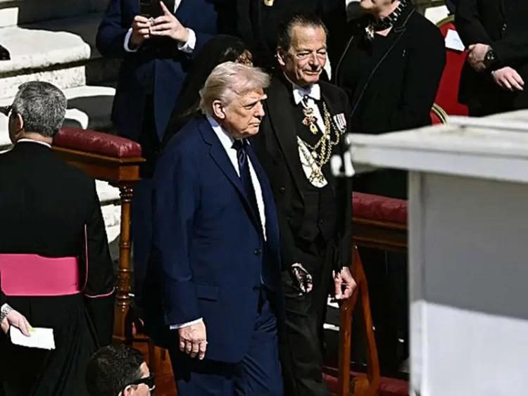 Jefes de estado y realeza se unen a miles de fieles en el funeral del papa Francisco