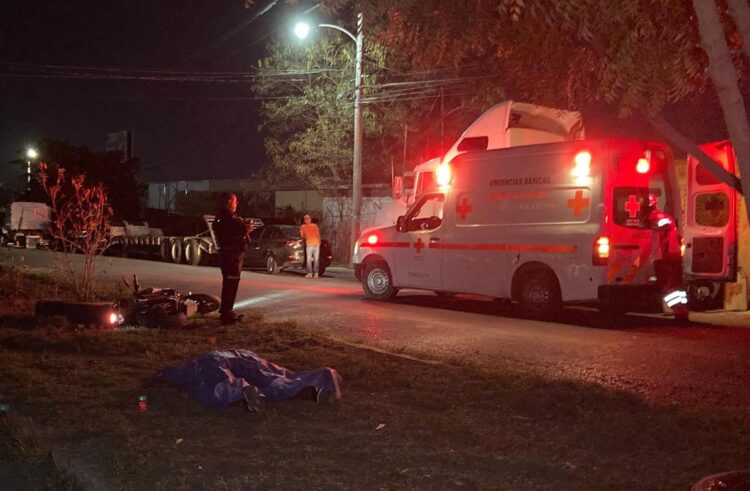 Muere otro motociclista al caer por viajar a exceso de velocidad y sin casco de protección