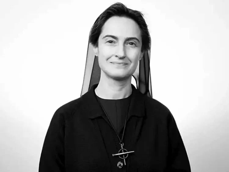 Raffaella Petrini, la religiosa de alto poder; mano firme en la santa sede