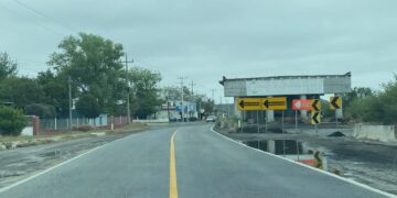 Dan “manita de gato” a carretera frente a Mainero, Tamaulipas en ruta Victoria-Monterrey