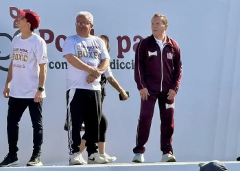 El excampeón mundial Julio César Chávez encabezó la Clase Nacional de Box 2025