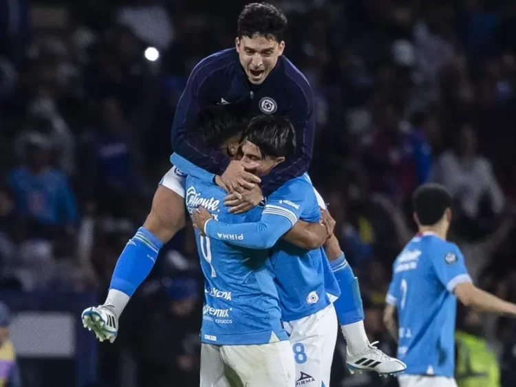 Cruz Azul derrota 2-1 al América y lo deja fuera de Concachampions