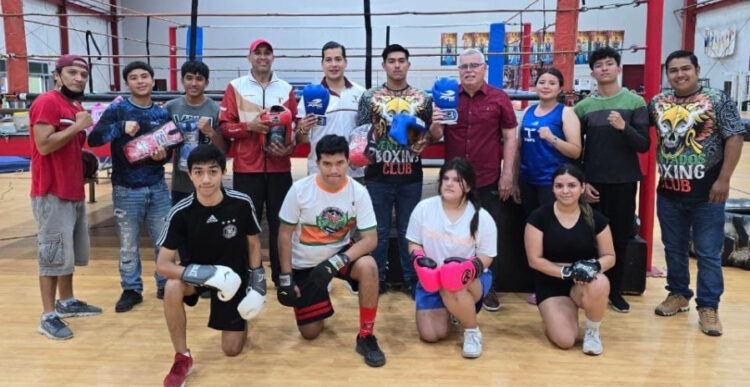 INDE refuerza apoyo a atletas de Matamoros con material deportivo