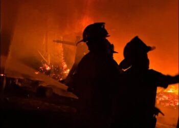 Incendio acaba con taller de carpintería al oriente de Cd.  Victoria