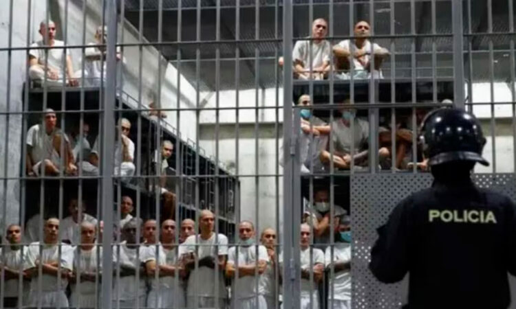 Trump propone enviar presos de EE.UU. a El Salvador