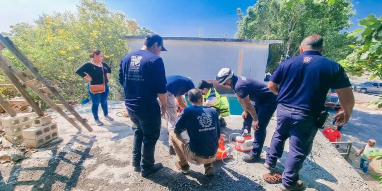 Albañil cae de cuatro metros de altura y vive para contarlo