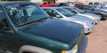 Regularización de autos “chocolate” frena las ventas de seminuevos en México