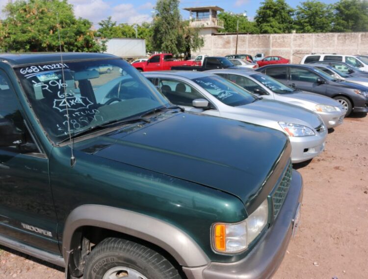 Regularización de autos “chocolate” frena las ventas de seminuevos en México