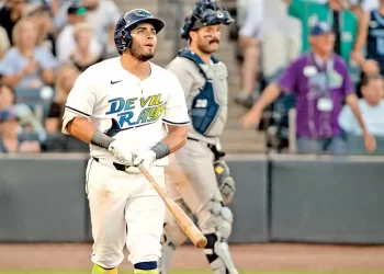 Jonathan Aranda se roba el show con un Jonrón épico ante los Yankees