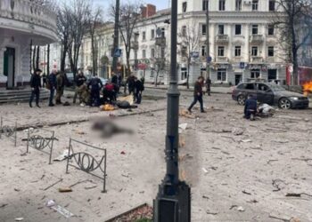 Bombardeo ruso deja luto en Sumi: más de 30 muertos en Domingo de Ramos