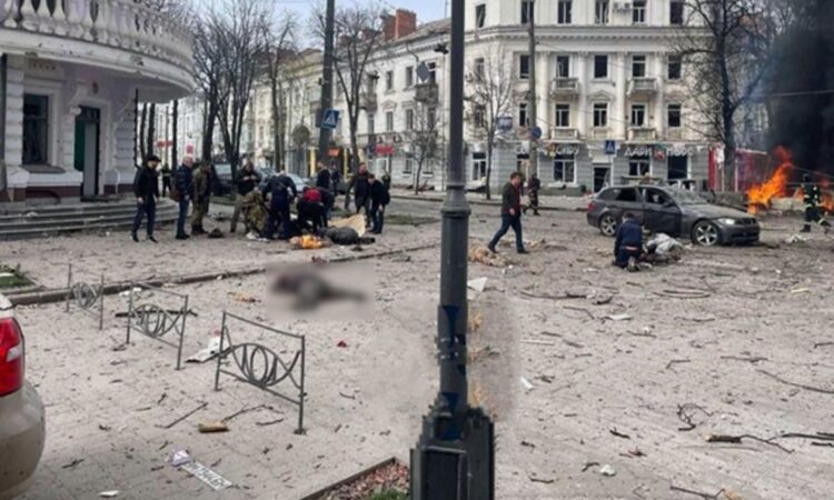 Bombardeo ruso deja luto en Sumi: más de 30 muertos en Domingo de Ramos