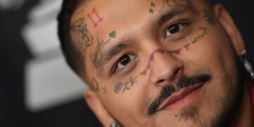 Christian Nodal eliminará tatuajes faciales