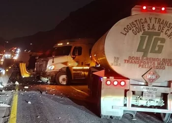 Choque en la Monterrey-Saltillo: Caos vial y cierres en la Autopista
