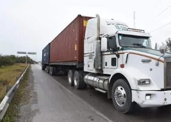 Reportan largas filas en carretera Victoria-Matamoros casi a diario