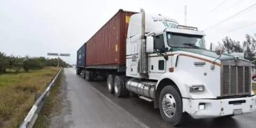 Reportan largas filas en carretera Victoria-Matamoros casi a diario