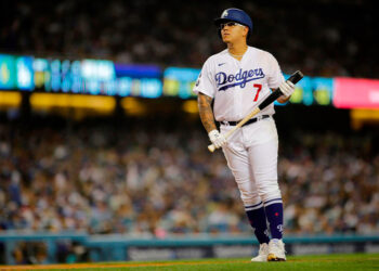 LMB descarta a Julio Urías por sanción