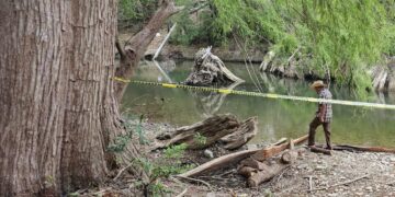 Pescador muere enredado en su atarraya