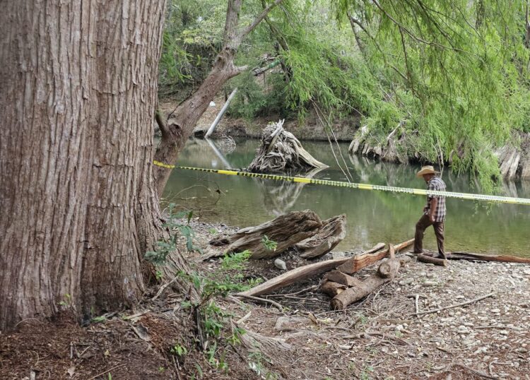 Pescador muere enredado en su atarraya