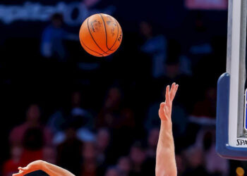 Error arbitral en Pistons-Knicks: NBA admite falta a Hardaway