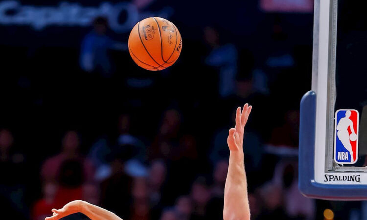 Error arbitral en Pistons-Knicks: NBA admite falta a Hardaway