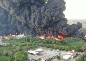 Incendio en Tabasco por quema de pastizal
