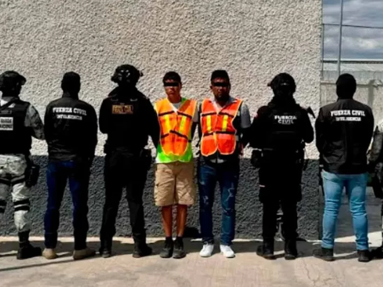 Detienen a dos hombres en posesión de más de 660 mil dólares en Nuevo León
