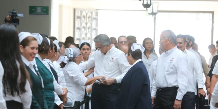 Impulsa Américo Villarreal mejores condiciones laborales para las enfermeras tamaulipecas