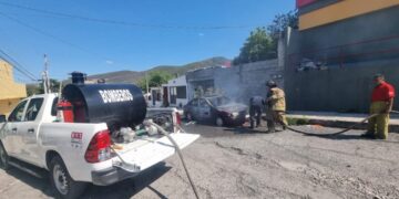Se quema automóvil en la Col. Estudiantil de Cd. Victoria