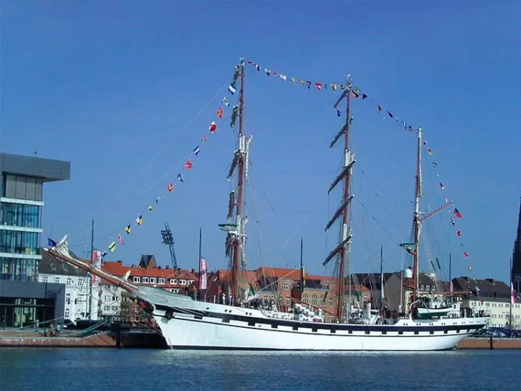 Buque Escuela Velero ‘AB. Simón Bolívar’, de la armada venezolana arribará a Tampico