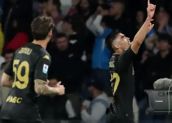 El mexicano Johan Vásquez anota gol ante Nápoles que podría significar el título